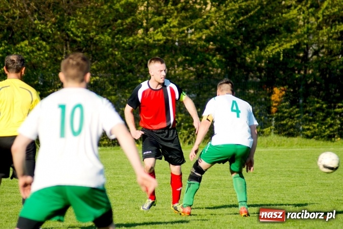 Zdjęcie w galerii na portalu naszraciborz.pl: A klasa: Dwa oblicza Ocic. Derby Raciborza dla Brzezia wiadomości z regionu