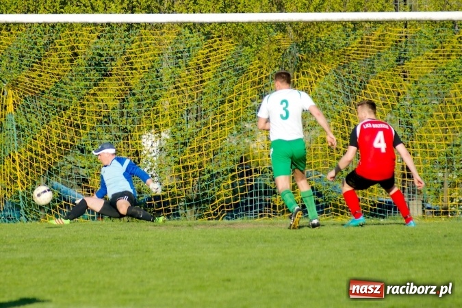 Zdjęcie w galerii na portalu naszraciborz.pl: A klasa: Dwa oblicza Ocic. Derby Raciborza dla Brzezia wiadomości z regionu