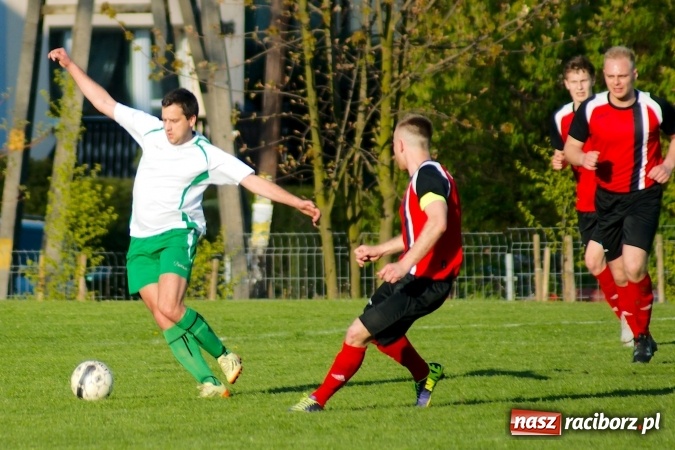 Zdjęcie w galerii na portalu naszraciborz.pl: A klasa: Dwa oblicza Ocic. Derby Raciborza dla Brzezia wiadomości z regionu