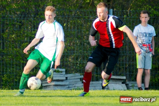 Zdjęcie w galerii na portalu naszraciborz.pl: A klasa: Dwa oblicza Ocic. Derby Raciborza dla Brzezia wiadomości z regionu