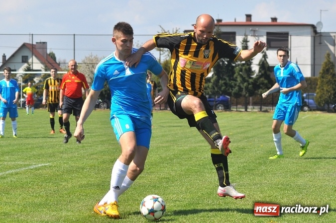 Zdjęcie w galerii na portalu naszraciborz.pl: Błyskawiczne gole Kocota dały zwycięstwo Lubomi wiadomości z regionu