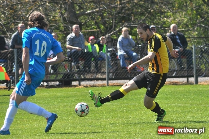 Zdjęcie w galerii na portalu naszraciborz.pl: Błyskawiczne gole Kocota dały zwycięstwo Lubomi wiadomości z regionu