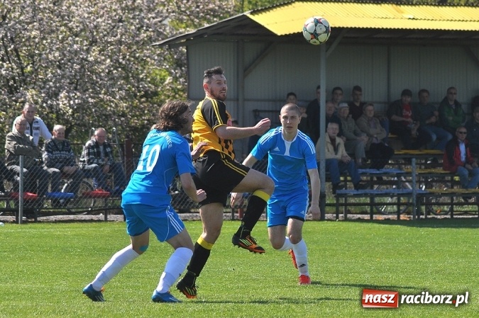 Zdjęcie w galerii na portalu naszraciborz.pl: Błyskawiczne gole Kocota dały zwycięstwo Lubomi wiadomości z regionu