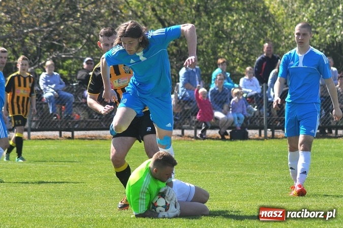 Zdjęcie w galerii na portalu naszraciborz.pl: Błyskawiczne gole Kocota dały zwycięstwo Lubomi wiadomości z regionu