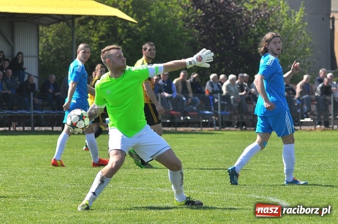 Zdjęcie w galerii na portalu naszraciborz.pl: Błyskawiczne gole Kocota dały zwycięstwo Lubomi wiadomości z regionu