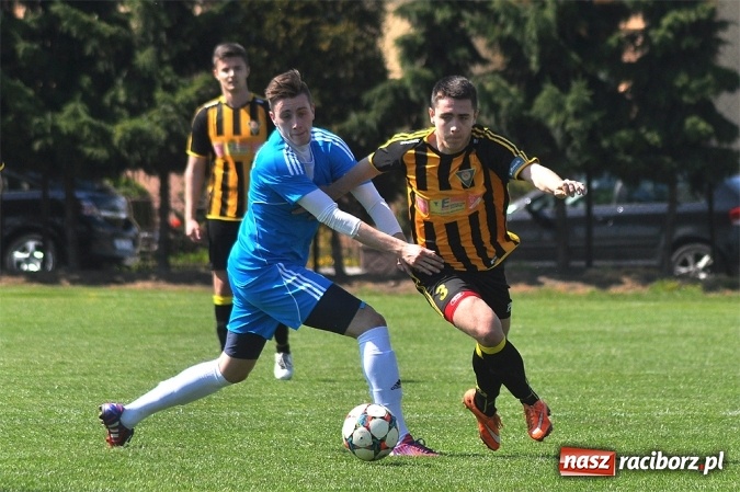 Zdjęcie w galerii na portalu naszraciborz.pl: Błyskawiczne gole Kocota dały zwycięstwo Lubomi wiadomości z regionu