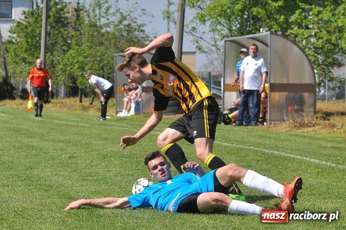 Zdjęcie w galerii na portalu naszraciborz.pl: Błyskawiczne gole Kocota dały zwycięstwo Lubomi wiadomości z regionu