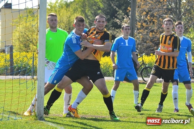 Zdjęcie w galerii na portalu naszraciborz.pl: Błyskawiczne gole Kocota dały zwycięstwo Lubomi wiadomości z regionu