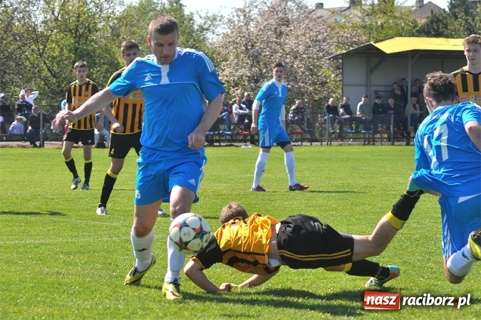Zdjęcie w galerii na portalu naszraciborz.pl: Błyskawiczne gole Kocota dały zwycięstwo Lubomi wiadomości z regionu