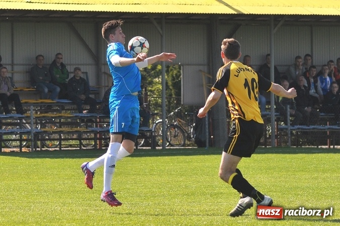Zdjęcie w galerii na portalu naszraciborz.pl: Błyskawiczne gole Kocota dały zwycięstwo Lubomi wiadomości z regionu