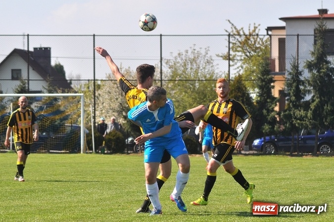 Zdjęcie w galerii na portalu naszraciborz.pl: Błyskawiczne gole Kocota dały zwycięstwo Lubomi wiadomości z regionu
