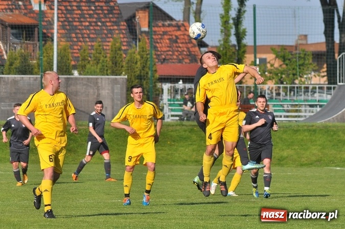 Zdjęcie w galerii na portalu naszraciborz.pl: A klasa: Trzy punkty zostały w Chałupkach wiadomości z regionu