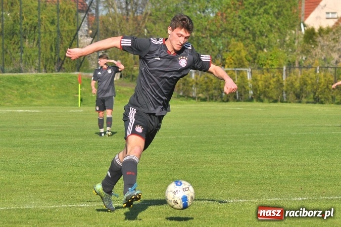 Zdjęcie w galerii na portalu naszraciborz.pl: A klasa: Trzy punkty zostały w Chałupkach wiadomości z regionu