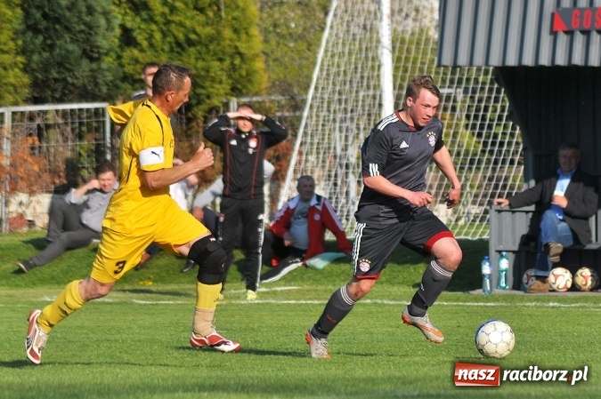 Zdjęcie w galerii na portalu naszraciborz.pl: A klasa: Trzy punkty zostały w Chałupkach wiadomości z regionu