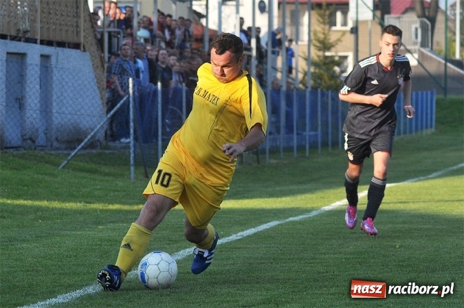 Zdjęcie w galerii na portalu naszraciborz.pl: A klasa: Trzy punkty zostały w Chałupkach wiadomości z regionu