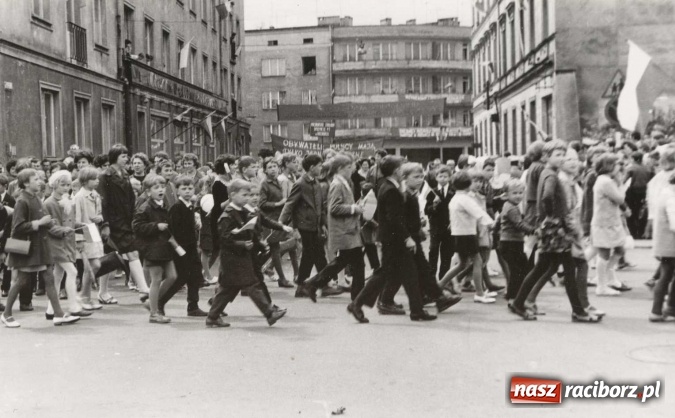 Zdjęcie w galerii na portalu naszraciborz.pl: Niech się święci 1 Maja - Racibórz czasów PRL  wiadomości z regionu