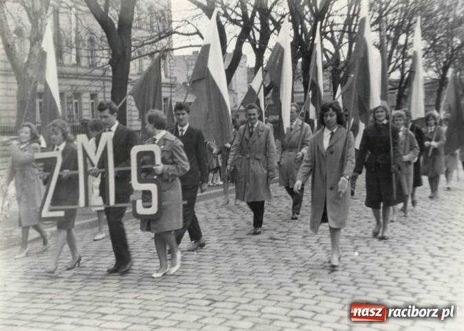 Zdjęcie w galerii na portalu naszraciborz.pl: Niech się święci 1 Maja - Racibórz czasów PRL  wiadomości z regionu