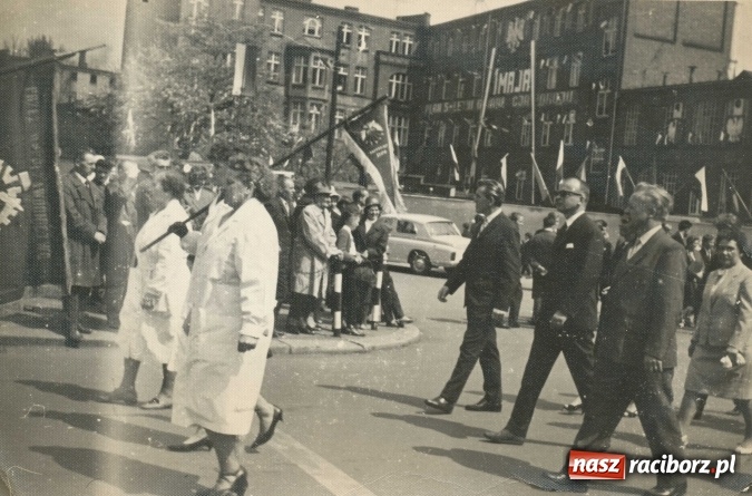 Zdjęcie w galerii na portalu naszraciborz.pl: Niech się święci 1 Maja - Racibórz czasów PRL  wiadomości z regionu