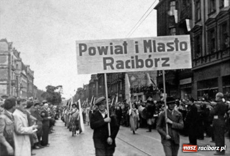 Zdjęcie w galerii na portalu naszraciborz.pl: Niech się święci 1 Maja - Racibórz czasów PRL  wiadomości z regionu