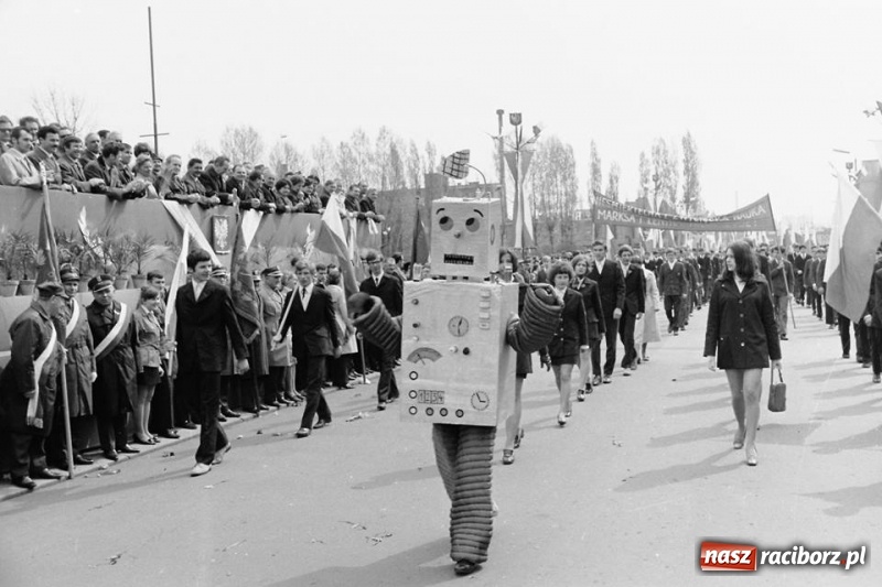 Zdjęcie w galerii na portalu naszraciborz.pl: Niech się święci 1 Maja - Racibórz czasów PRL  wiadomości z regionu