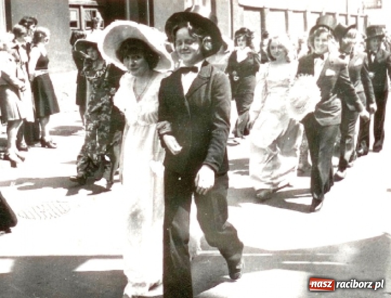 Zdjęcie w galerii na portalu naszraciborz.pl: Niech się święci 1 Maja - Racibórz czasów PRL  wiadomości z regionu