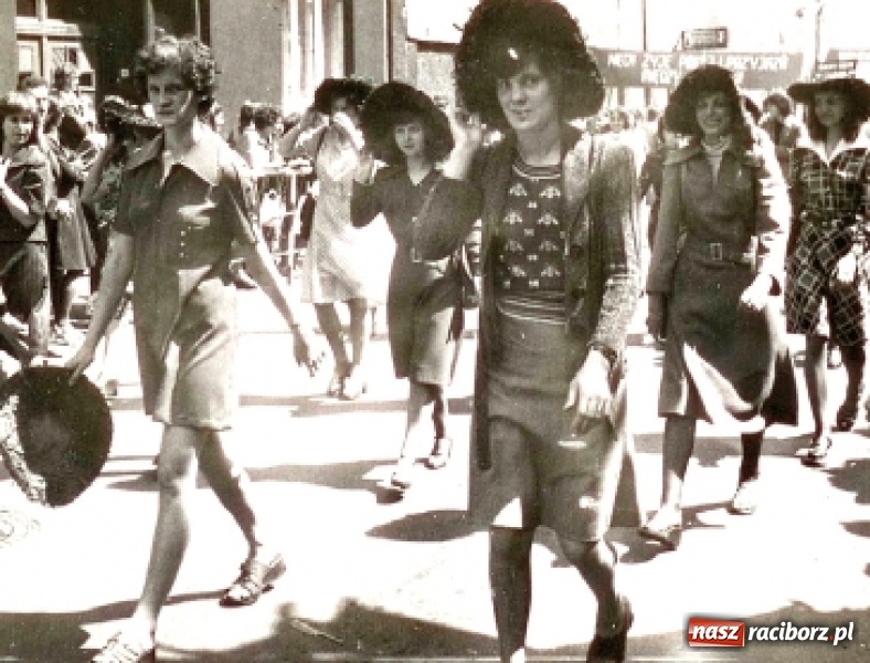 Zdjęcie w galerii na portalu naszraciborz.pl: Niech się święci 1 Maja - Racibórz czasów PRL  wiadomości z regionu