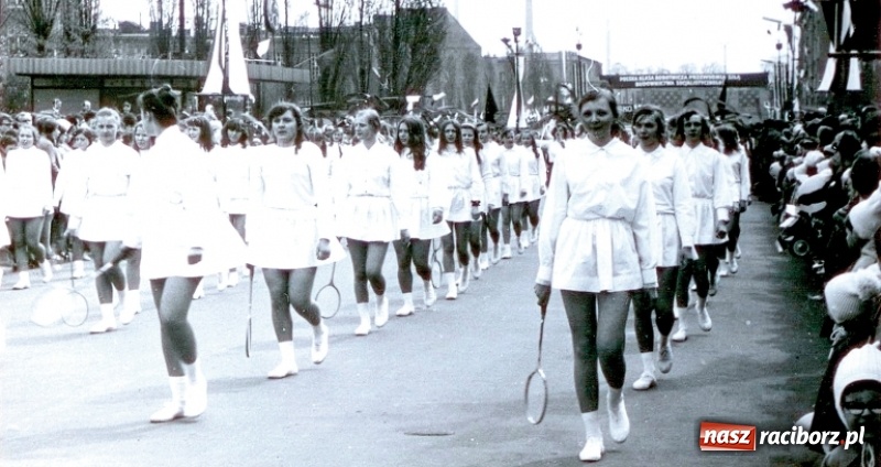 Zdjęcie w galerii na portalu naszraciborz.pl: Niech się święci 1 Maja - Racibórz czasów PRL  wiadomości z regionu