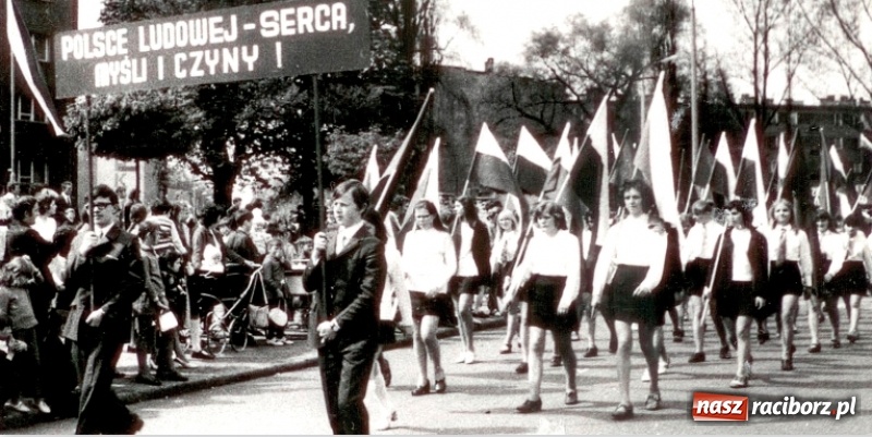 Zdjęcie w galerii na portalu naszraciborz.pl: Niech się święci 1 Maja - Racibórz czasów PRL  wiadomości z regionu