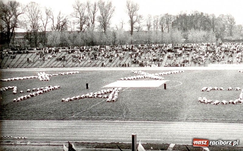 Zdjęcie w galerii na portalu naszraciborz.pl: Niech się święci 1 Maja - Racibórz czasów PRL  wiadomości z regionu