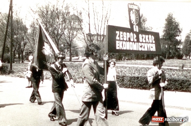 Zdjęcie w galerii na portalu naszraciborz.pl: Niech się święci 1 Maja - Racibórz czasów PRL  wiadomości z regionu