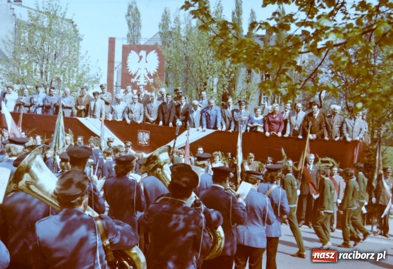 Zdjęcie w galerii na portalu naszraciborz.pl: Niech się święci 1 Maja - Racibórz czasów PRL  wiadomości z regionu