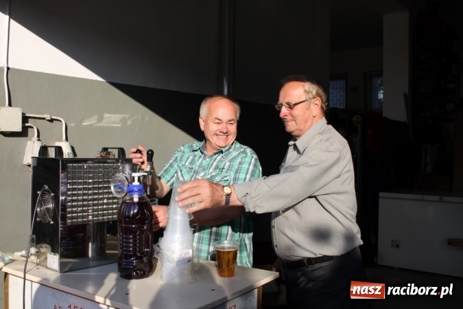 Zdjęcie w galerii na portalu naszraciborz.pl: Coys na wojnowickiej majówce wiadomości z regionu