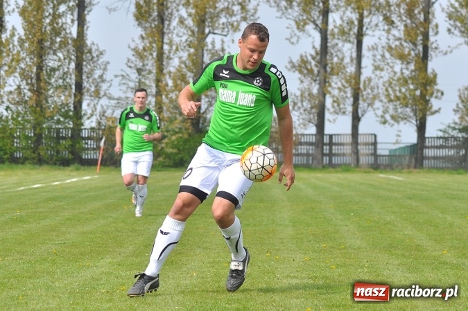 Zdjęcie w galerii na portalu naszraciborz.pl: Bez niespodzianki w Owsiszczach. Tworków z kompletem punktów wiadomości z regionu