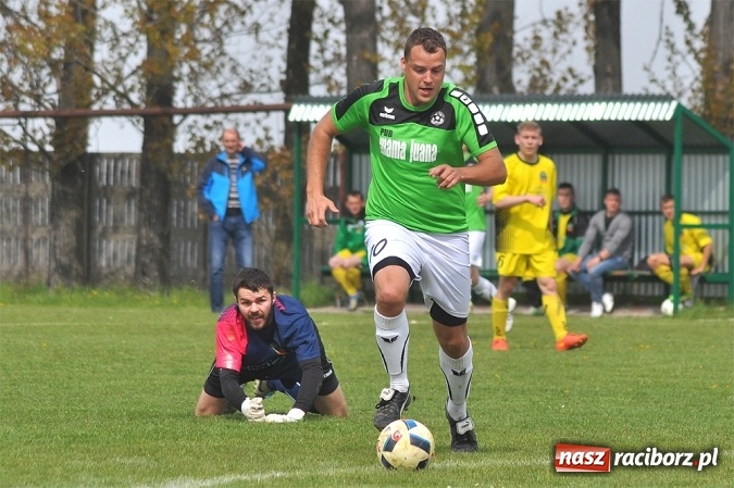 Zdjęcie w galerii na portalu naszraciborz.pl: Bez niespodzianki w Owsiszczach. Tworków z kompletem punktów wiadomości z regionu