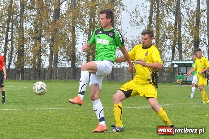 Zdjęcie w galerii na portalu naszraciborz.pl: Bez niespodzianki w Owsiszczach. Tworków z kompletem punktów wiadomości z regionu