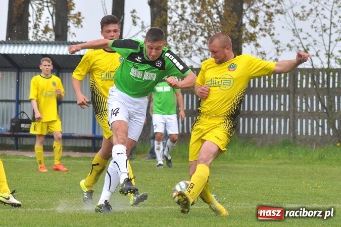 Zdjęcie w galerii na portalu naszraciborz.pl: Bez niespodzianki w Owsiszczach. Tworków z kompletem punktów wiadomości z regionu