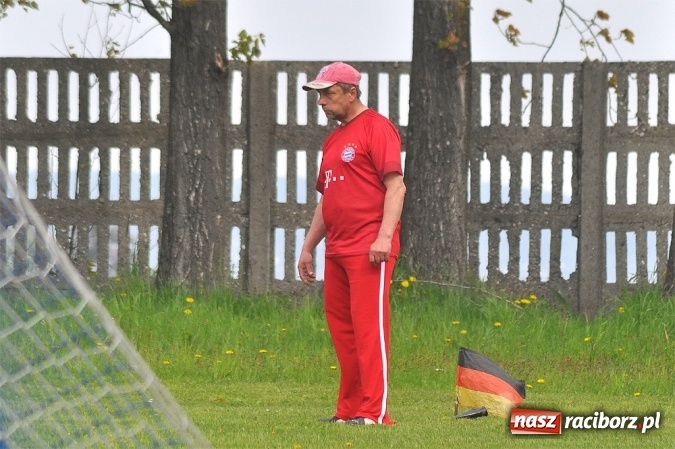 Zdjęcie w galerii na portalu naszraciborz.pl: Bez niespodzianki w Owsiszczach. Tworków z kompletem punktów wiadomości z regionu