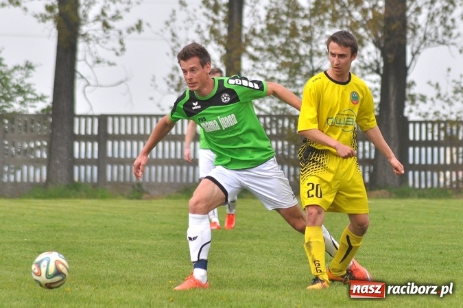 Zdjęcie w galerii na portalu naszraciborz.pl: Bez niespodzianki w Owsiszczach. Tworków z kompletem punktów wiadomości z regionu