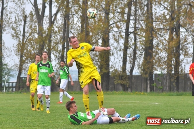 Zdjęcie w galerii na portalu naszraciborz.pl: Bez niespodzianki w Owsiszczach. Tworków z kompletem punktów wiadomości z regionu