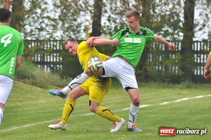 Zdjęcie w galerii na portalu naszraciborz.pl: Bez niespodzianki w Owsiszczach. Tworków z kompletem punktów wiadomości z regionu
