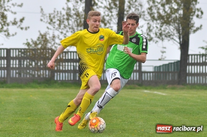 Zdjęcie w galerii na portalu naszraciborz.pl: Bez niespodzianki w Owsiszczach. Tworków z kompletem punktów wiadomości z regionu