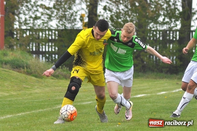 Zdjęcie w galerii na portalu naszraciborz.pl: Bez niespodzianki w Owsiszczach. Tworków z kompletem punktów wiadomości z regionu