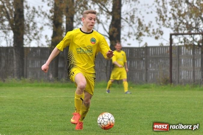 Zdjęcie w galerii na portalu naszraciborz.pl: Bez niespodzianki w Owsiszczach. Tworków z kompletem punktów wiadomości z regionu