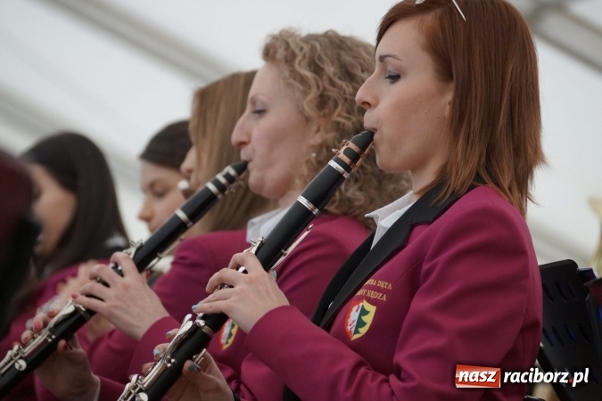 Zdjęcie w galerii na portalu naszraciborz.pl: Gang Marcela na zakończenie pierwszego dnia majówki w Nędzy wiadomości z regionu