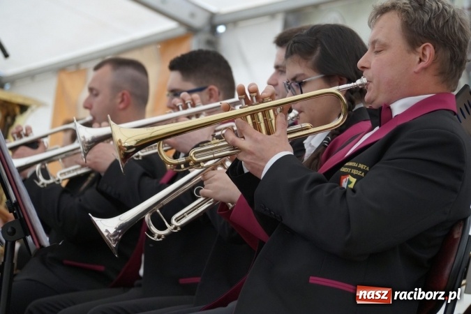Zdjęcie w galerii na portalu naszraciborz.pl: Gang Marcela na zakończenie pierwszego dnia majówki w Nędzy wiadomości z regionu