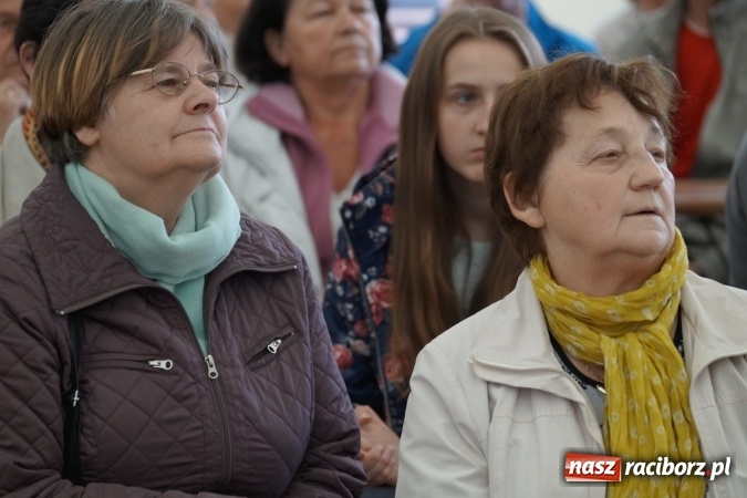 Zdjęcie w galerii na portalu naszraciborz.pl: Gang Marcela na zakończenie pierwszego dnia majówki w Nędzy wiadomości z regionu