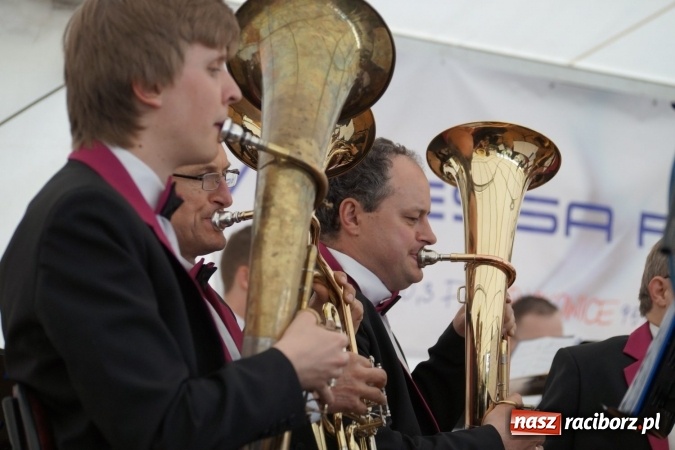 Zdjęcie w galerii na portalu naszraciborz.pl: Gang Marcela na zakończenie pierwszego dnia majówki w Nędzy wiadomości z regionu