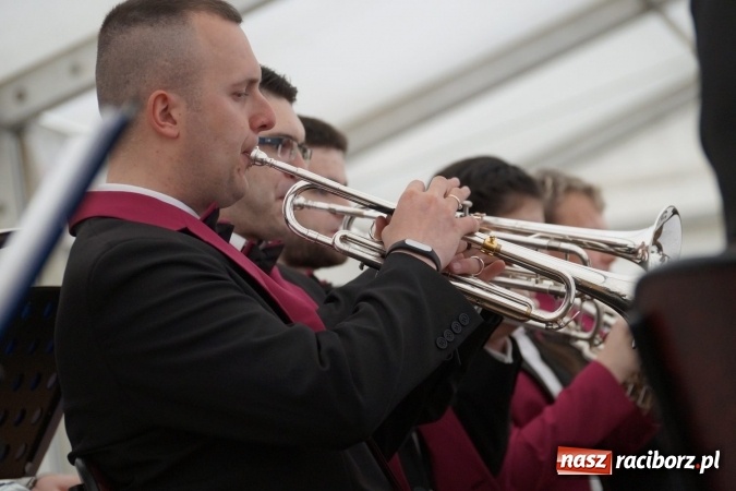 Zdjęcie w galerii na portalu naszraciborz.pl: Gang Marcela na zakończenie pierwszego dnia majówki w Nędzy wiadomości z regionu