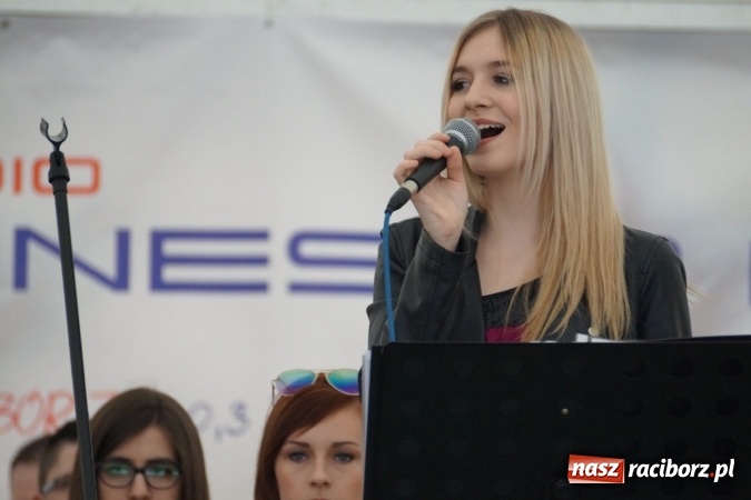 Zdjęcie w galerii na portalu naszraciborz.pl: Gang Marcela na zakończenie pierwszego dnia majówki w Nędzy wiadomości z regionu