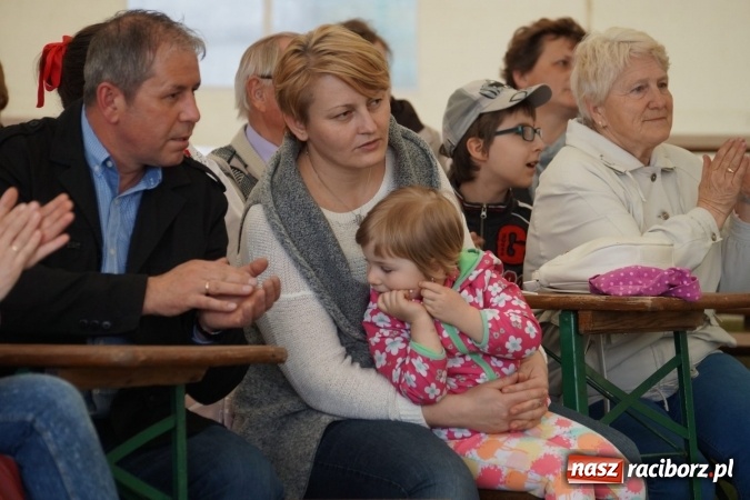 Zdjęcie w galerii na portalu naszraciborz.pl: Gang Marcela na zakończenie pierwszego dnia majówki w Nędzy wiadomości z regionu